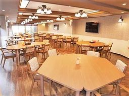 明るいダイニングスペース