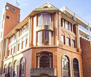クラシックな建物外観