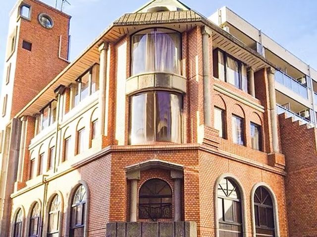 クラシックな建物外観 外観 重厚感のあるデザインが特徴の建物です。魅力的なエントランスが、職場環境を豊かにします。