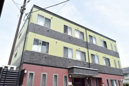 カラフルな外観の建物