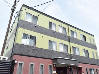 清潔感のある外観の建物