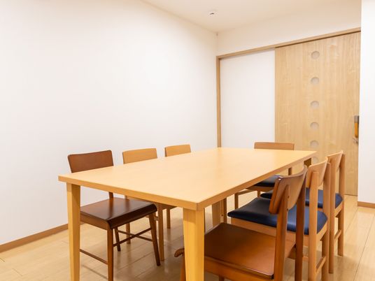 ゆったりした会議室