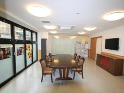 明るいダイニングスペース