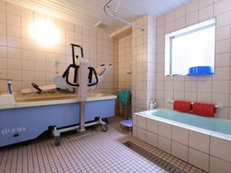 リフト付き浴室設備