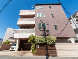 現代的な建物の外観