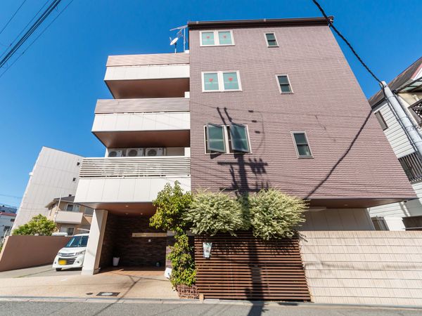 現代的な建物の外観