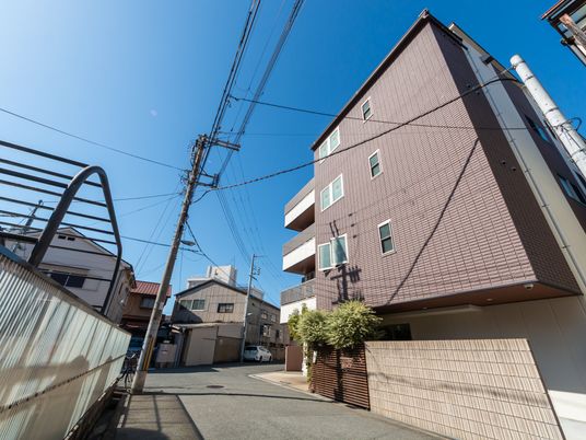 高層の建物の外観