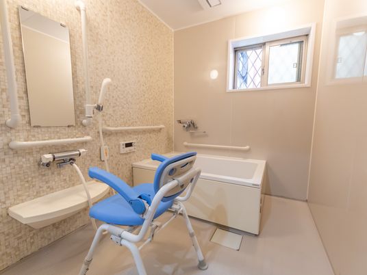 バリアフリー構造の浴室