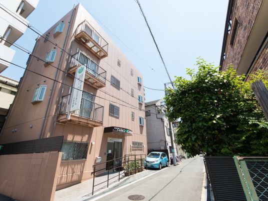 清潔感のある建物の外観