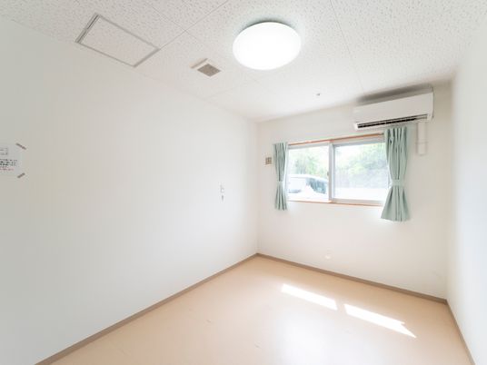 清潔感ある居室の風景