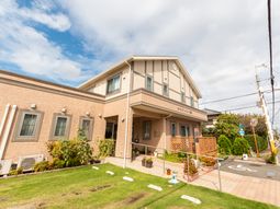 ゆとりある建物の外観