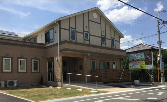 開放的な施設外観