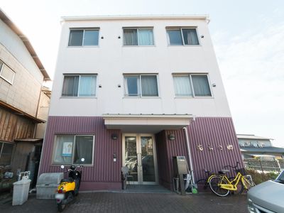 アクセス良好な施設外観