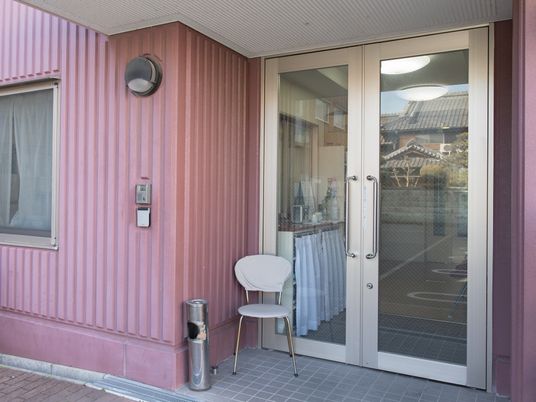 外観からの入口の様子