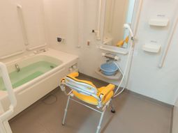 バリアフリー構造の浴室