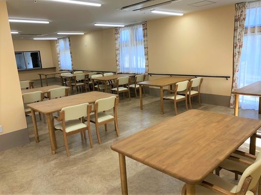 広々とした食堂の様子