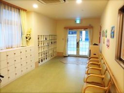 明るいエントランスホール