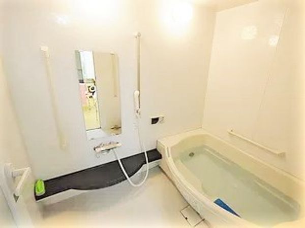 明るい洗面浴室