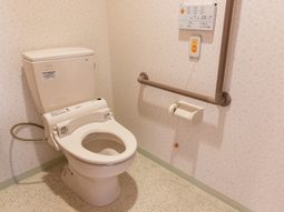 バリアフリートイレの内観