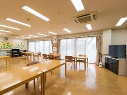 広々とした明るい共有スペース