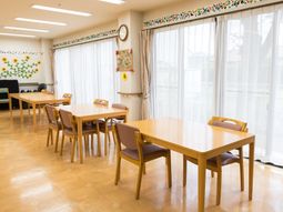 明るいダイニングスペース