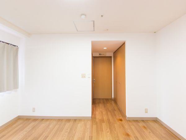 シンプルな居室の様子