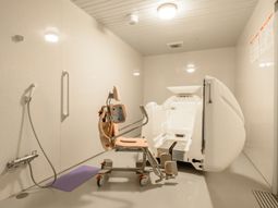 バリアフリー設計の浴室