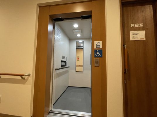 車いす利用者も安心の通路
