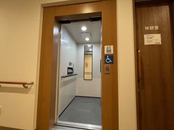 車椅子対応トイレ入口