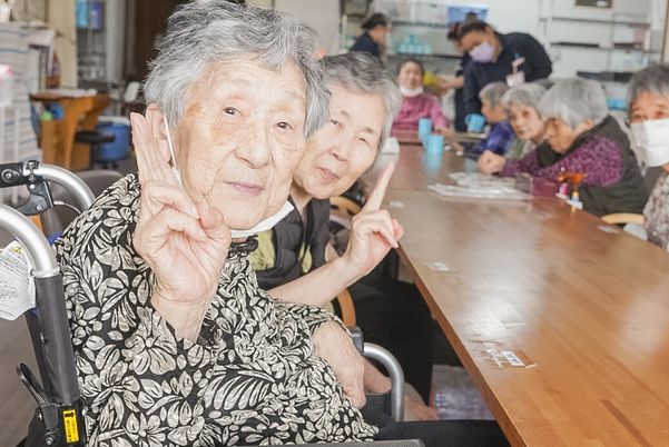 和やかな共用スペースの様子