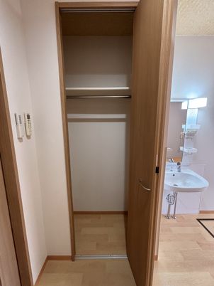 開けたクローゼット