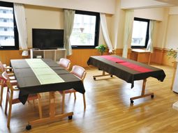 明るい食堂の様子