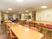 明るい食堂の風景