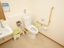 バリアフリー設計トイレ