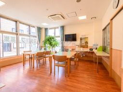 明るいダイニングスペース