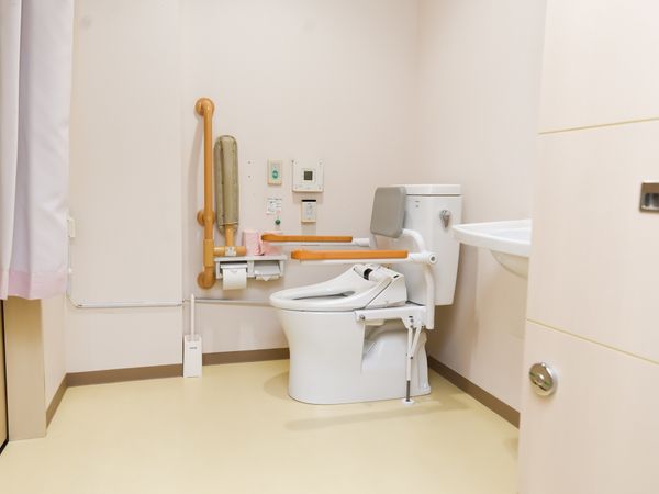 バリアフリーのトイレ設備
