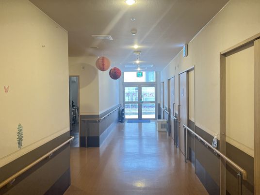 明るい廊下の様子