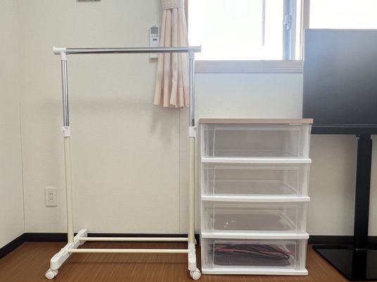 整頓された居室の角