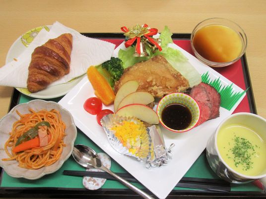 美味しそうな食事の提供例
