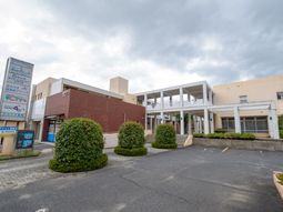広々とした施設のエントランス