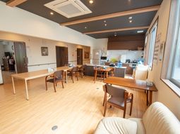 居心地の良い広々ダイニング