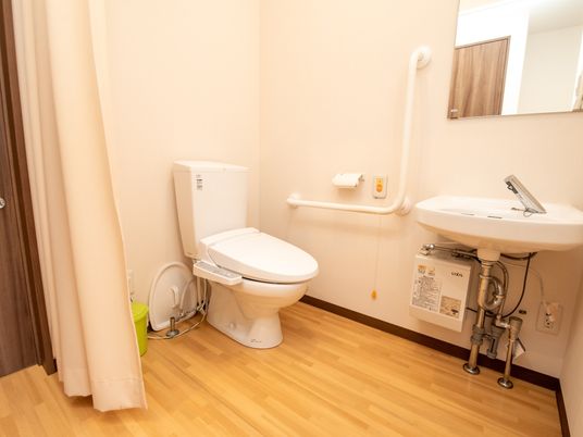 手すり付きトイレ空間