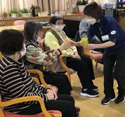 スタッフの介護作業