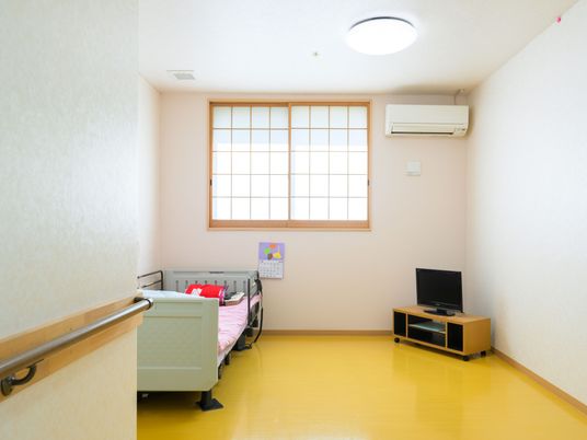明るく広々とした居室