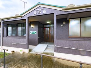 落ち着いた雰囲気のエントランス