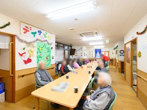 活気ある食堂の様子
