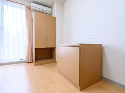 明るい室内と家具