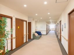 ゆったりとした廊下