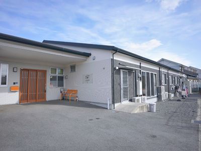 清潔な施設の外観