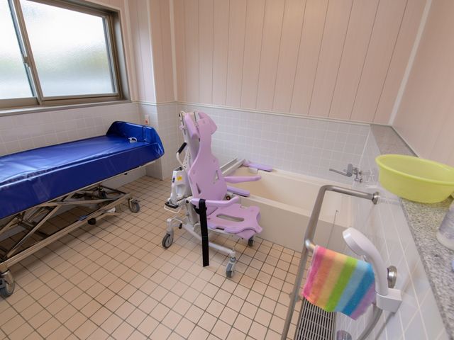 整った介護用バス 浴室 快適な入浴介助が行える環境で、利用者様の日々のケアを支えませんか。